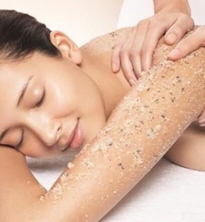 tẩy tế bào chết toàn thân bằng cam và sữa