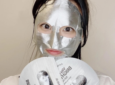 Đắp Mặt Nạ Giấy Bạc (Foil Mask) – Công Nghệ Giữ Ấm Khóa Dưỡng Chất Cho Làn Da Căng Bóng