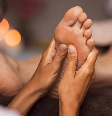 Tại Sao Bạn Nên Kết Hợp Massage Chân Vào Liệu Trình Làm Nail?