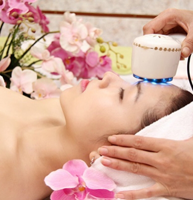 Lợi Ích Của Việc Chăm Sóc Da Mặt Tại Spa So Với Tự Chăm Sóc Tại Nhà